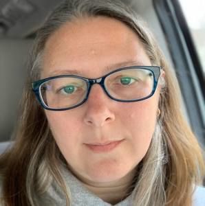 Meet your Posher, Julie